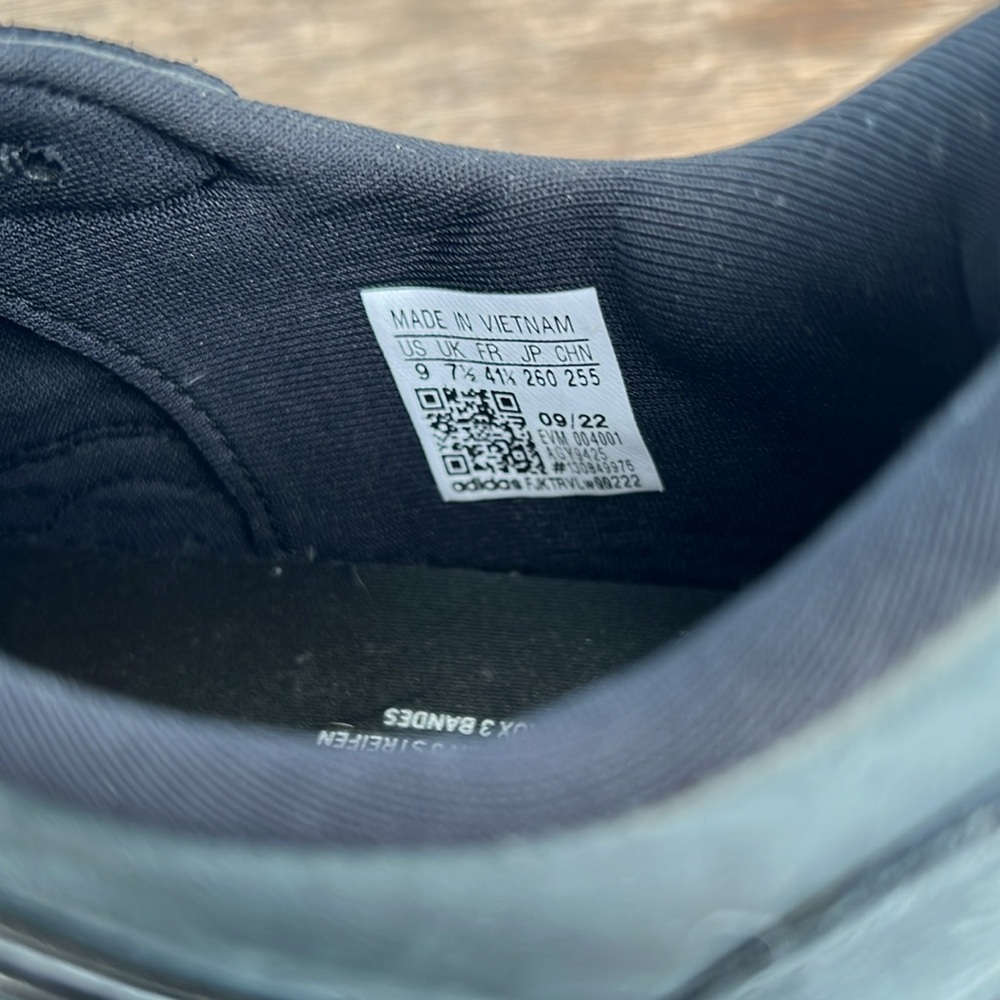 Adidas - Picture 5 of 7
